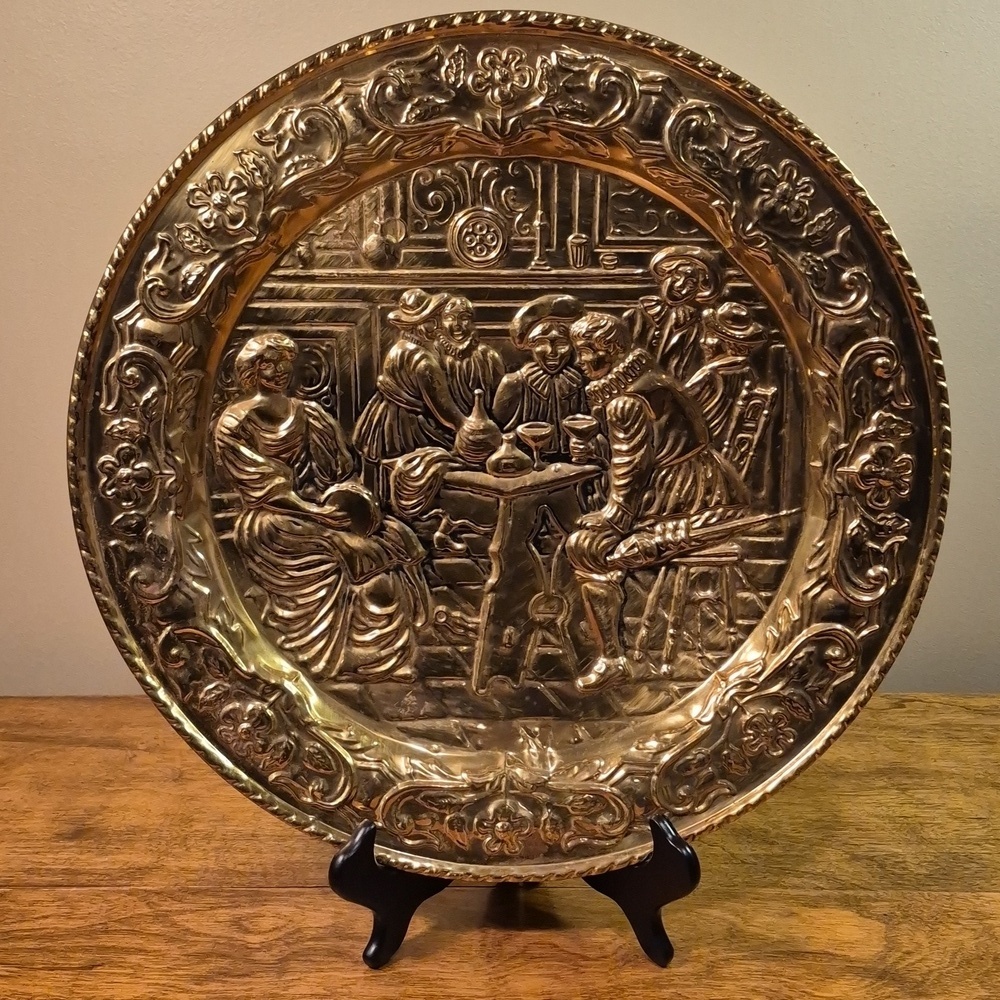 VINTAGE Brass Tone English Pub Tavern Scene Decorative Charger Plate Wall Decor